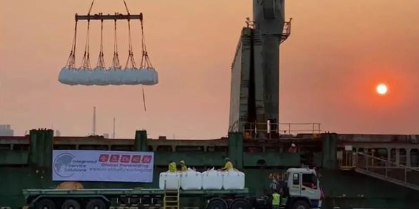 缺箱又缺艙，貨物又開始集改散