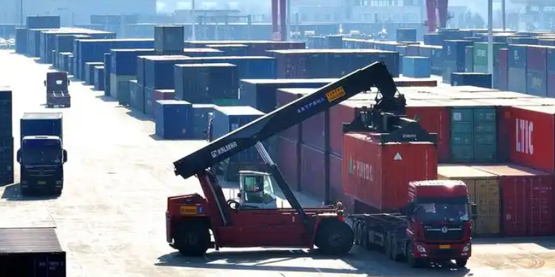 山西首趟集裝箱鐵水公聯運“一單制”專列