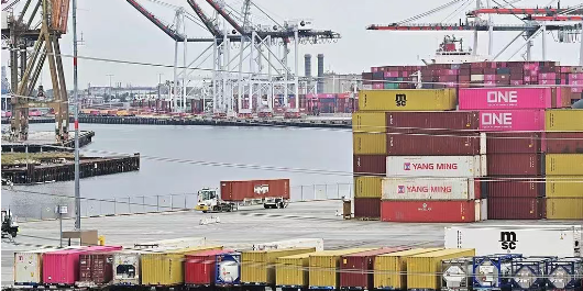 美國西海岸港口靠岸中國貨船數(shù)"歸零"