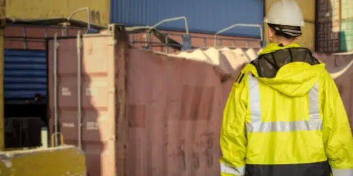 有什么原因導致海運集裝箱運輸途中損壞？